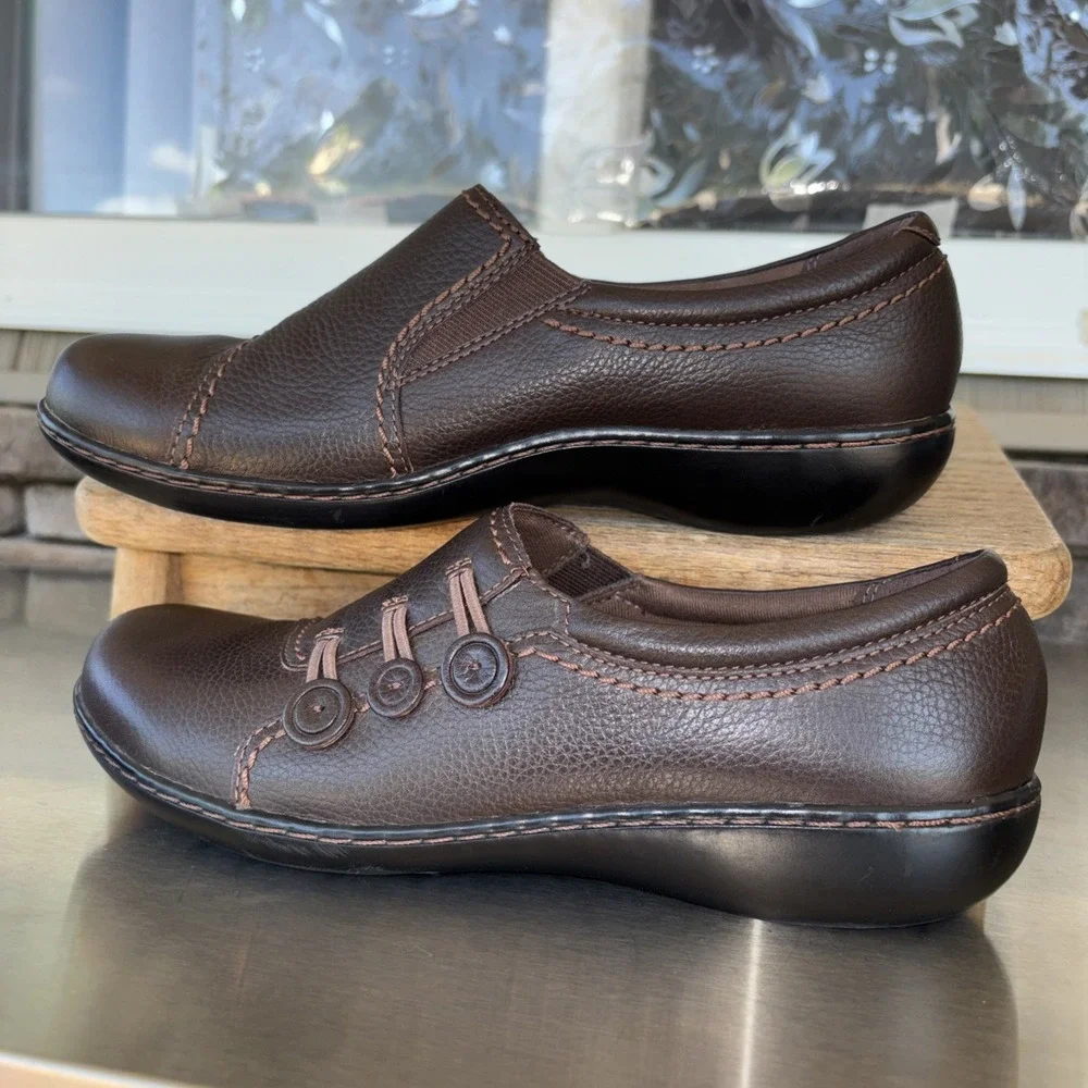 Clarks Shoes Women 9 M Brown Leather Buttons Slip On Comfort Flats 261400474065